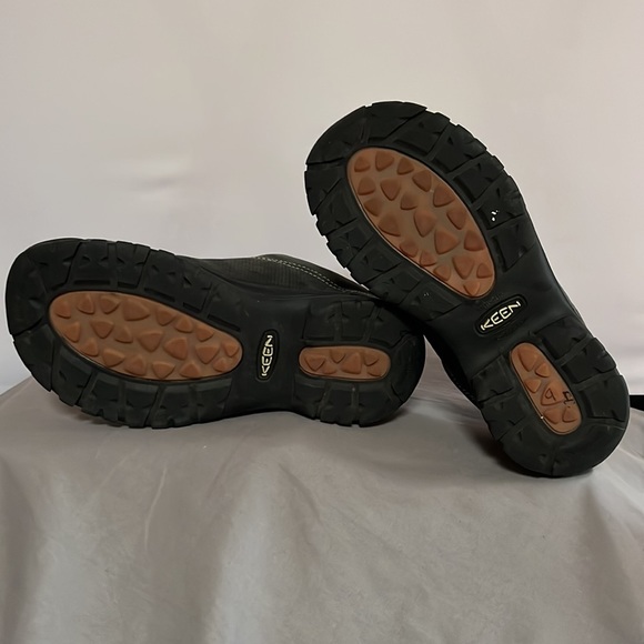 Keen hiking/trail casual sneakers Great condition Leather, anti slip woman’s 10 - Picture 4 of 10